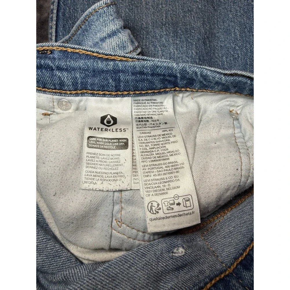 Levi's Men's 505 Blue Light Wash Straight Fit Stretch Denim Jeans 5-Pocket
